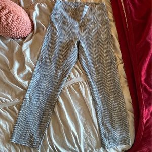 Lululemon size 6